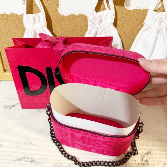 Dior White Drawstring Dustbag with Mystery Color Egg - Picture 4 of 9